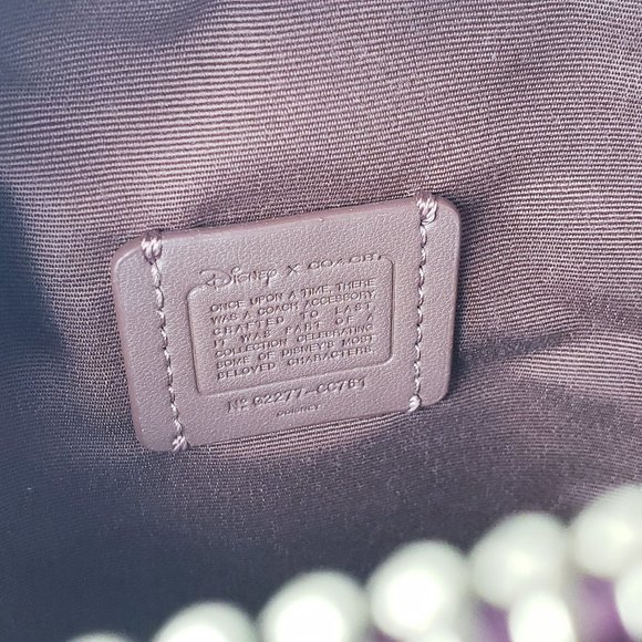 COACH Eva Phone - Picture 6 of 9